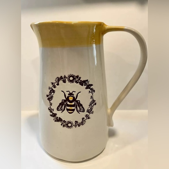 Young’s Inc Ceramic Bee Water Pitcher Cream Yellow With Brown Flecks 8.5”x7.5” - Picture 8 of 8